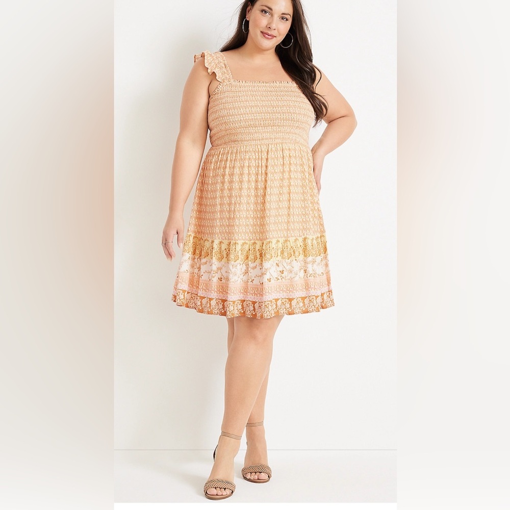 🌞 Bundle 3/$12 Maurices Peach and Gold Patterned Dress Size Medium